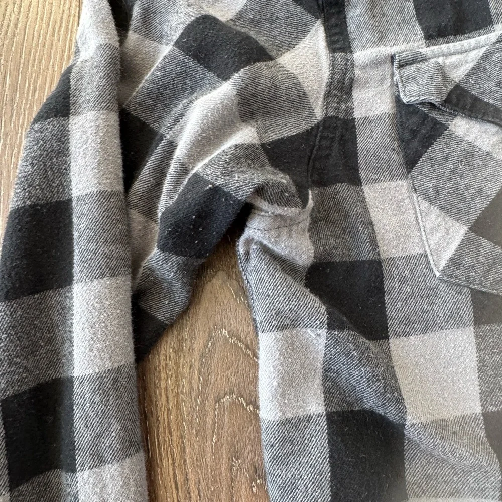 Levi's Men's Gray and Black Checkered Shirt